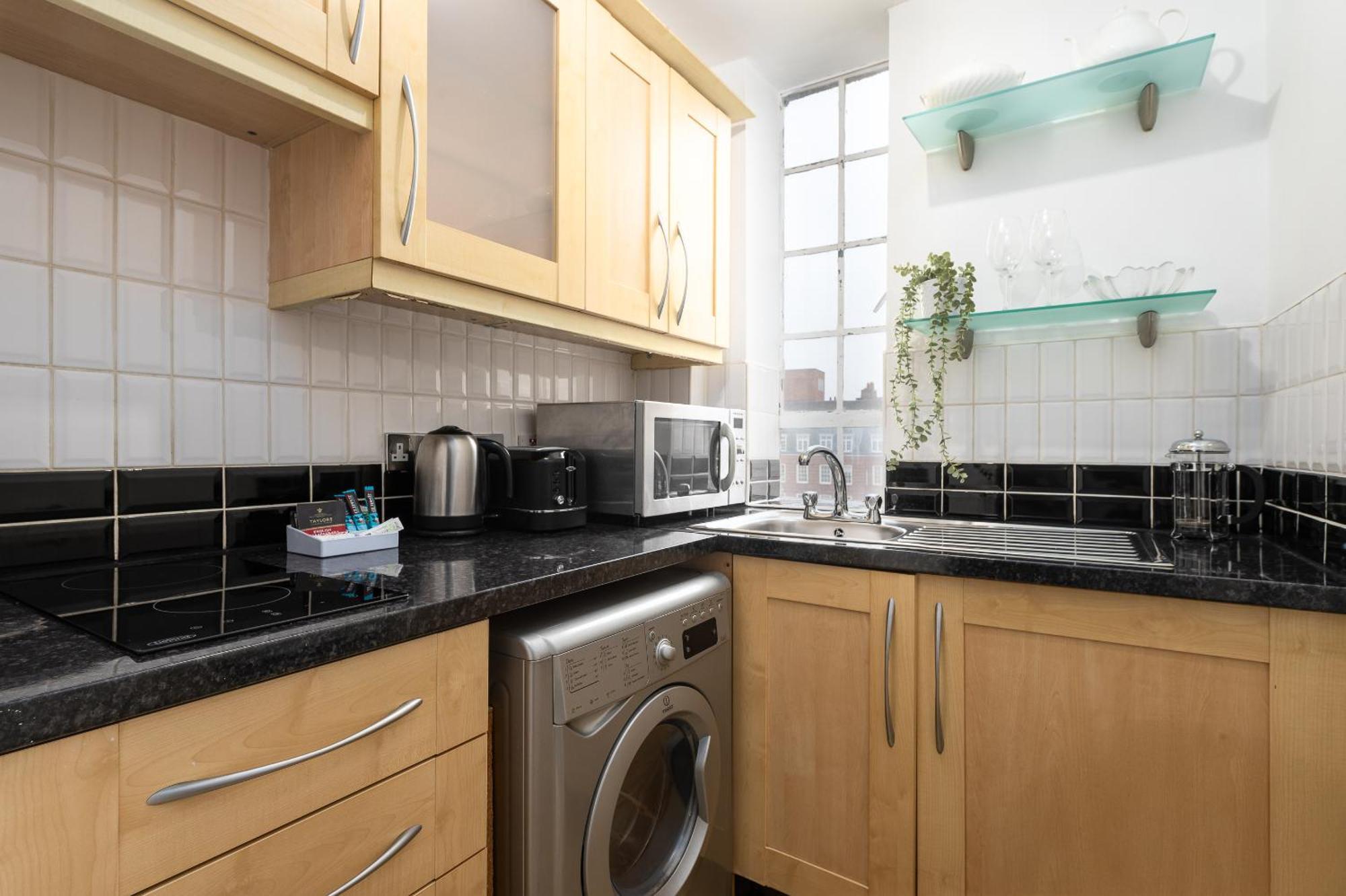 Capital One Bedroom Flat Chelsea Cloisters 724 * Londra