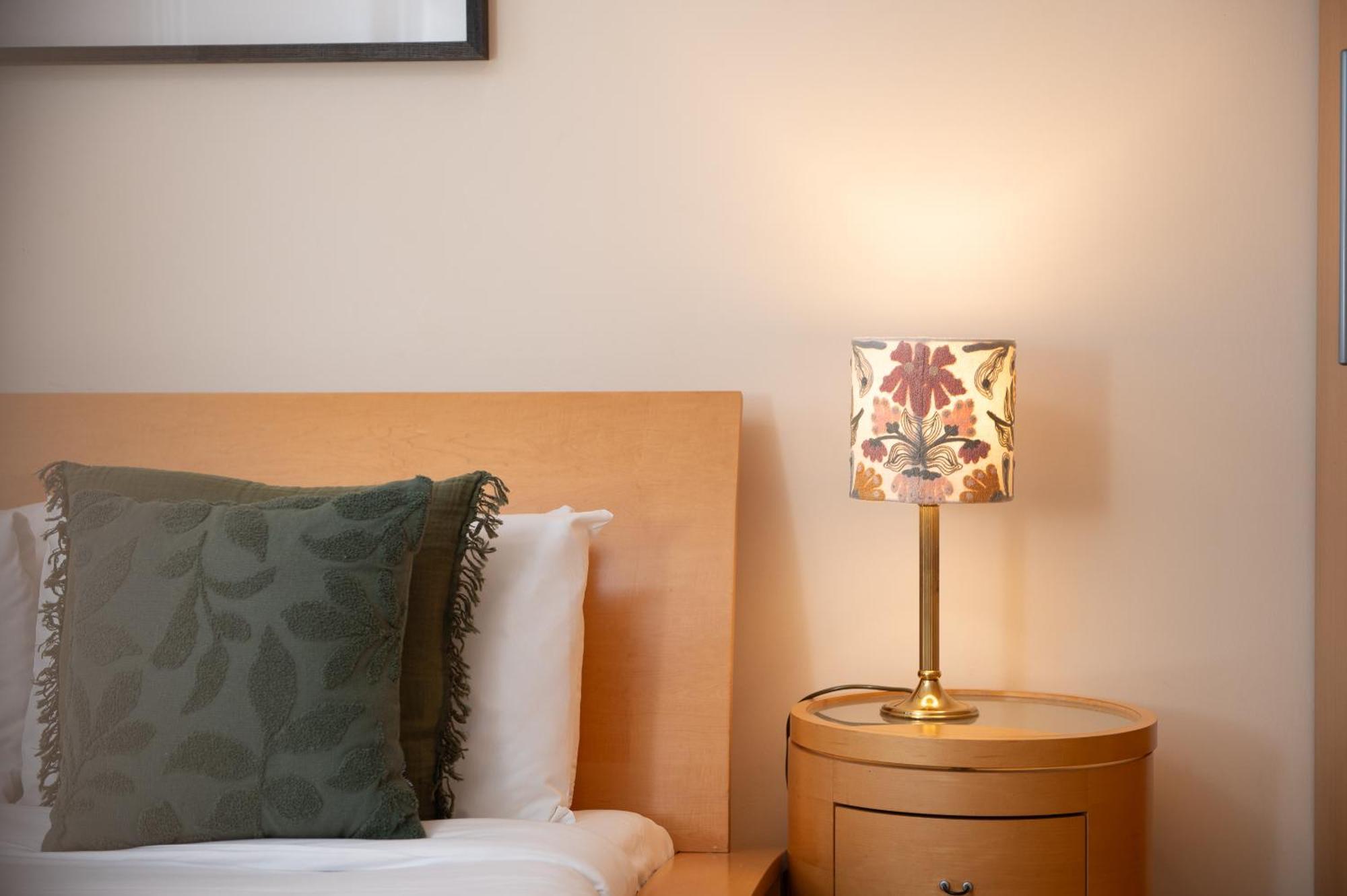Capital One Bedroom Flat Chelsea Cloisters 724 Apartament Londra